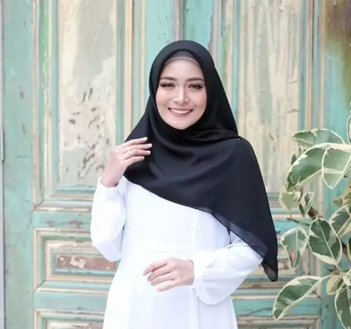 Detail Hijab Cantik Muslimah Nomer 29