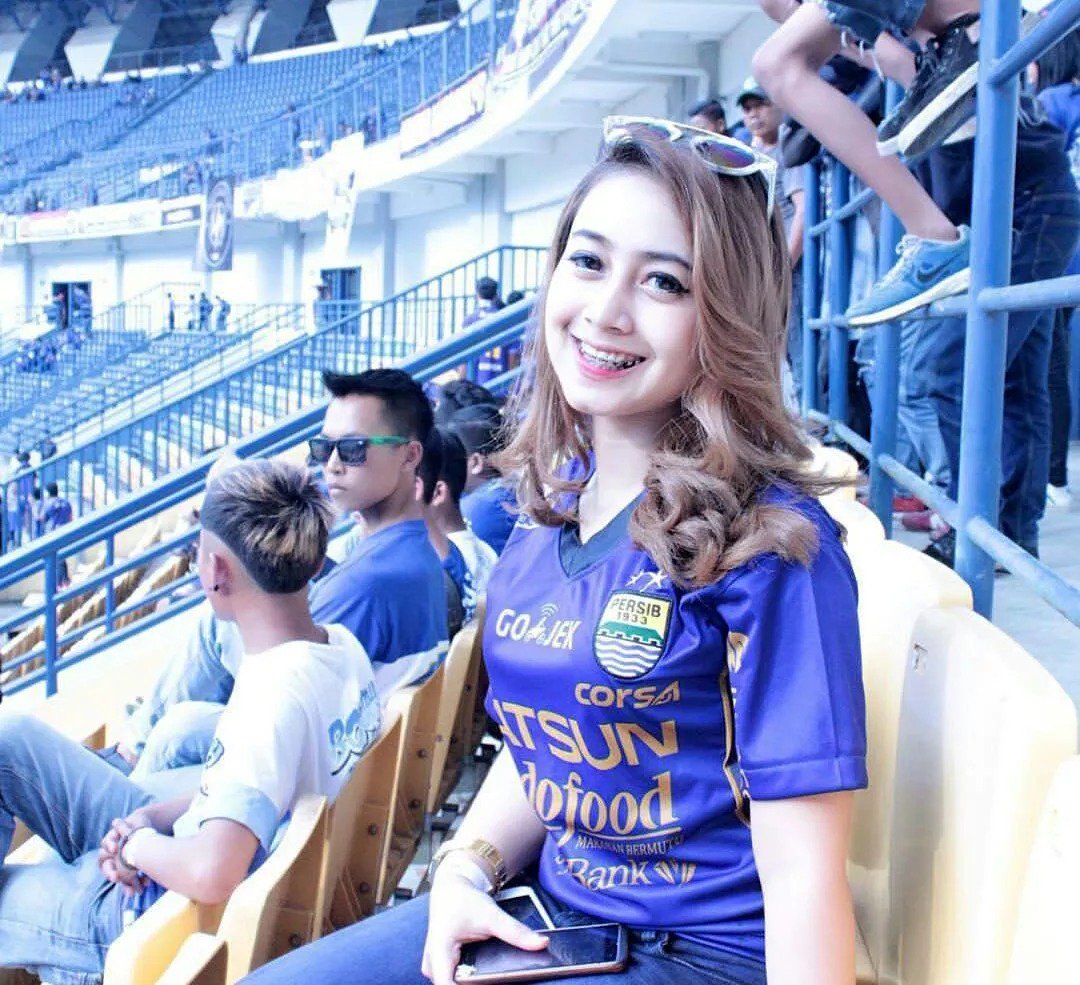 Detail Ledis Persib Nomer 10