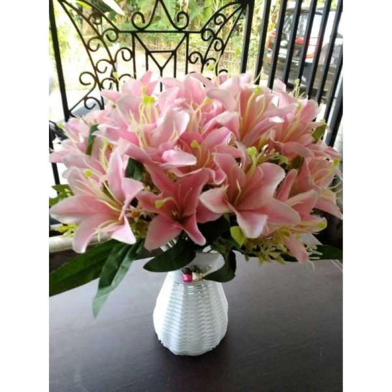 Detail Gambar Bunga Lily Pink Nomer 39