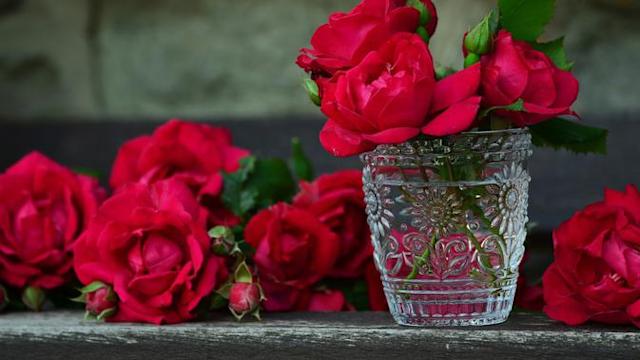 Detail Gambar Bunga Mawar Dan Kata Cinta Nomer 27