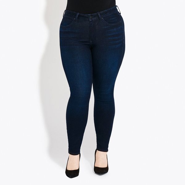 Detail Plus Size Model Jeans Nomer 6