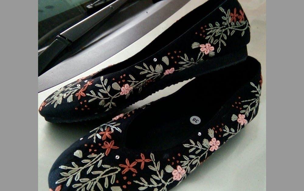 Detail Gambar Bunga Sepatu Sulam Nomer 7