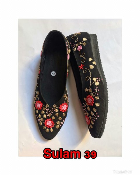 Detail Gambar Bunga Sepatu Sulam Nomer 10