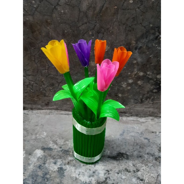 Detail Gambar Bunga Tulip Dari Sedotan Nomer 24