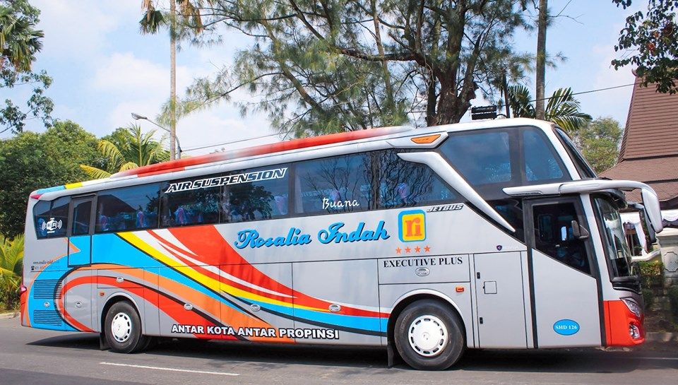 Detail Gambar Bus Dari Samping Nomer 19