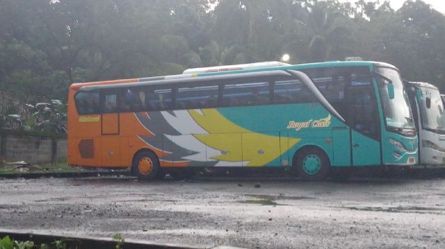 Detail Gambar Bus Gapuraning Rahayu Nomer 35