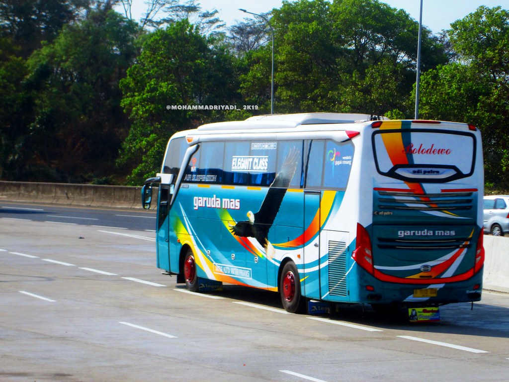 Detail Gambar Bus Garuda Nomer 24