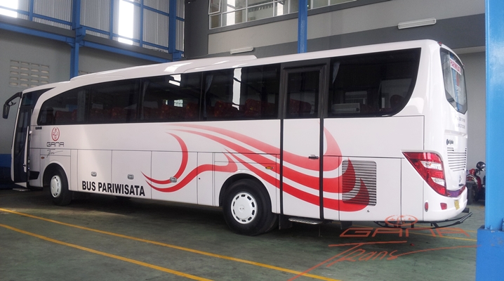 Detail Gambar Bus Gede Nomer 15