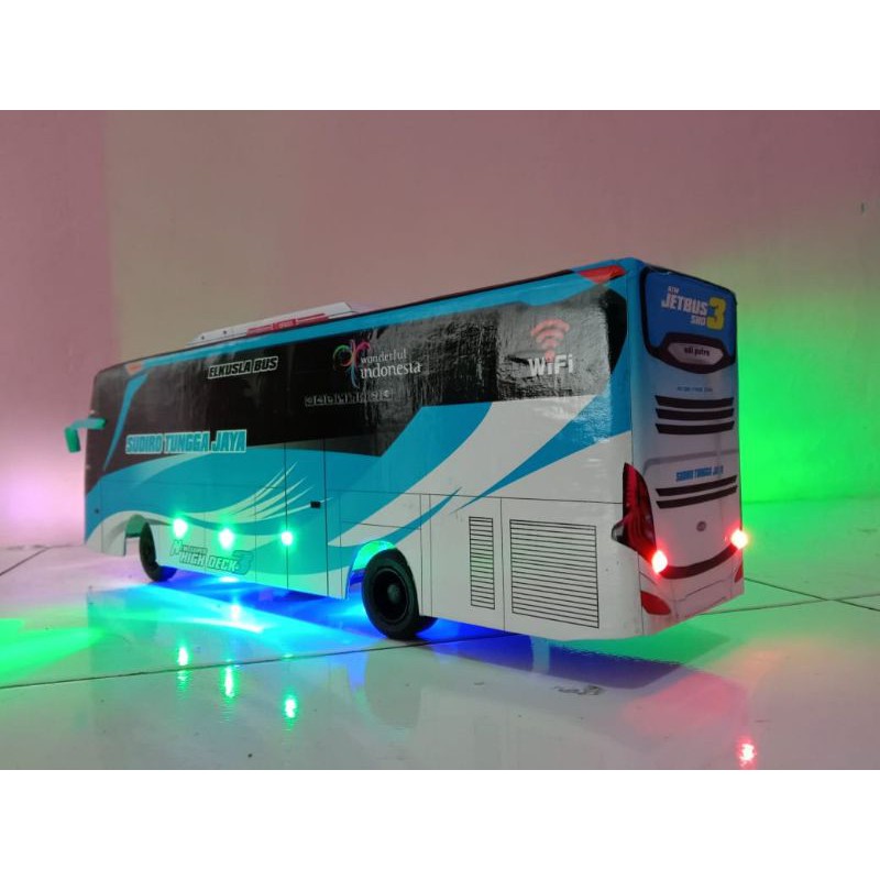 Detail Gambar Bus Gede Nomer 52