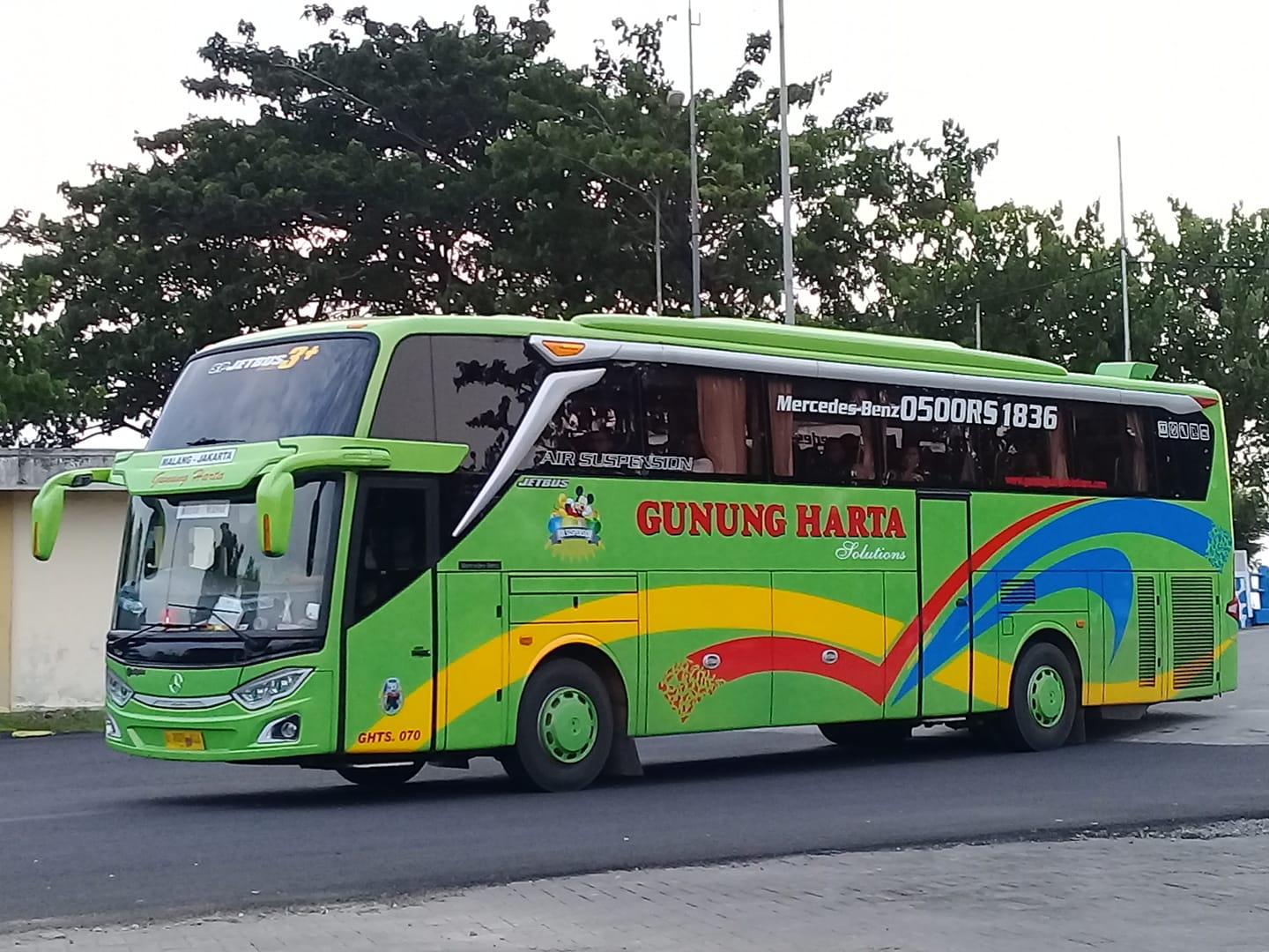 Detail Gambar Bus Gunung Harta Nomer 10