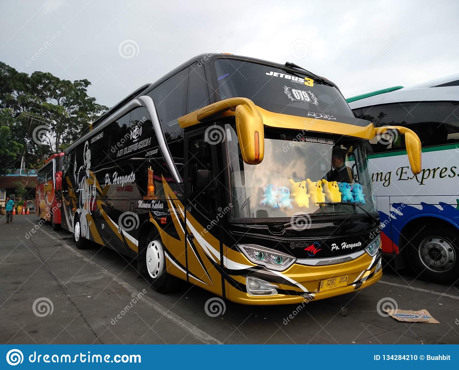 Detail Gambar Bus Haryanto Nomer 4