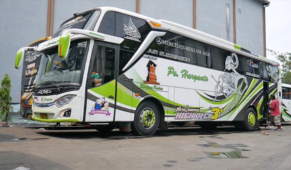 Detail Gambar Bus Haryanto Nomer 10