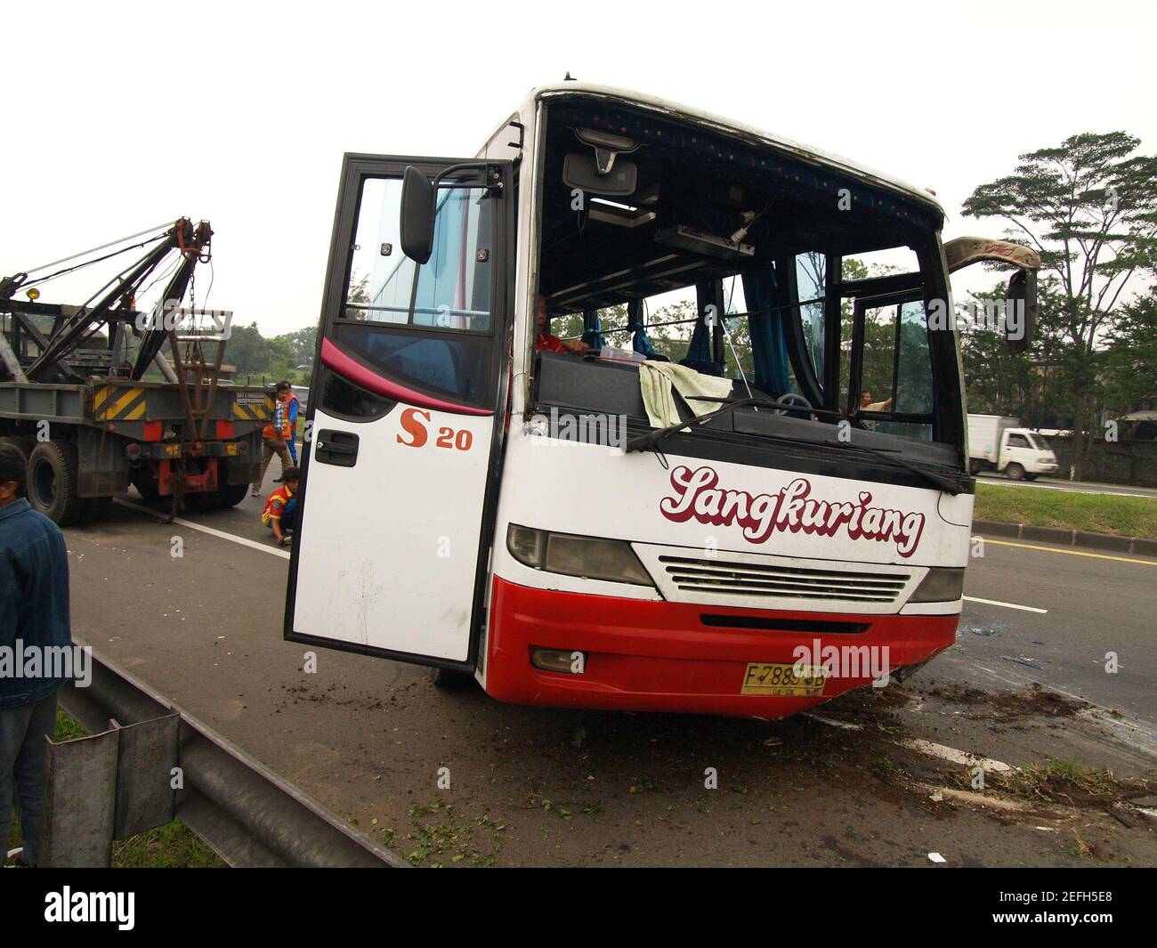 Detail Gambar Bus Indonesia Nomer 32