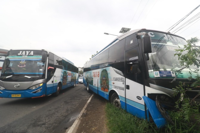 Detail Gambar Bus Jaya Nomer 27
