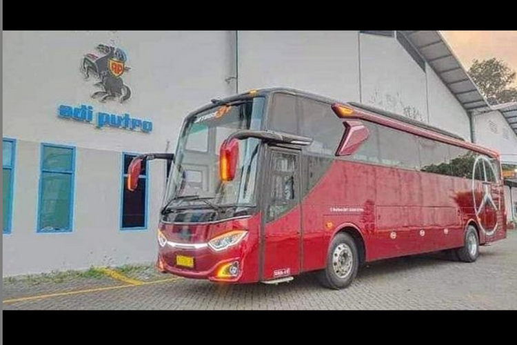 Detail Gambar Bus Karoseri Adi Putro Nomer 3