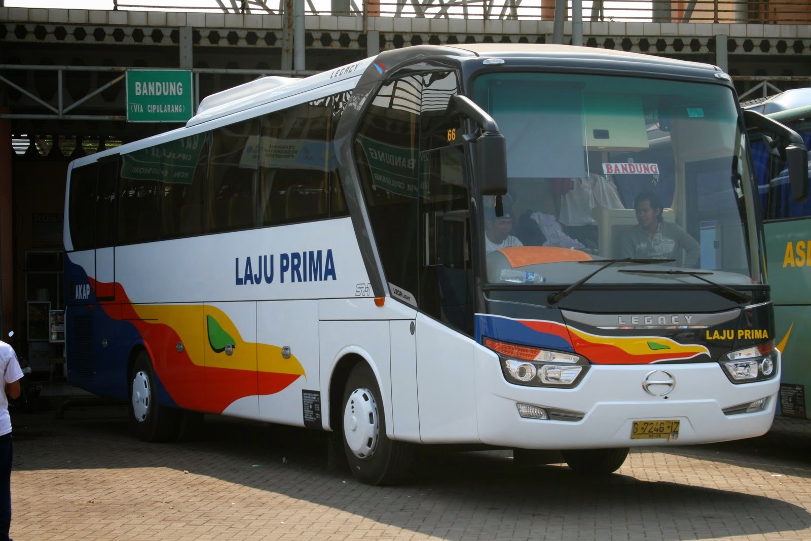Detail Gambar Bus Laju Prima Nomer 54
