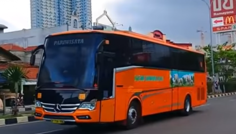 Gambar Bus Limeted E - KibrisPDR