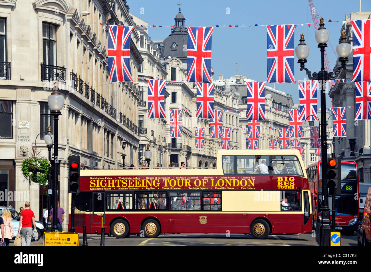 Detail Gambar Bus London Nomer 25