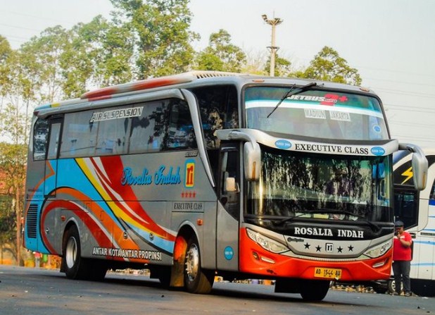 Detail Gambar Bus Malang Indah Tujuan Malang Bali Nomer 31