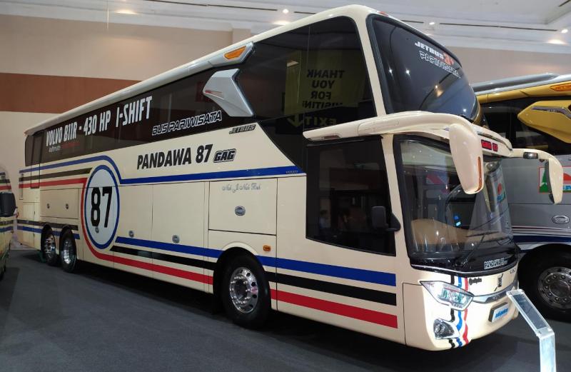 Detail Gambar Bus Mewah Nomer 28