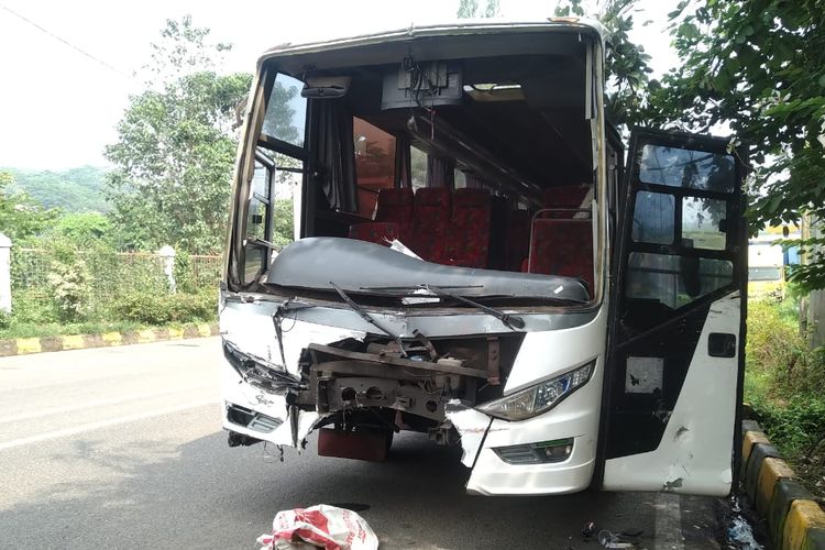 Detail Gambar Bus Primajasa Nomer 49