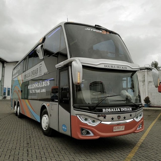 Detail Gambar Bus Rosalia Indah Nomer 26