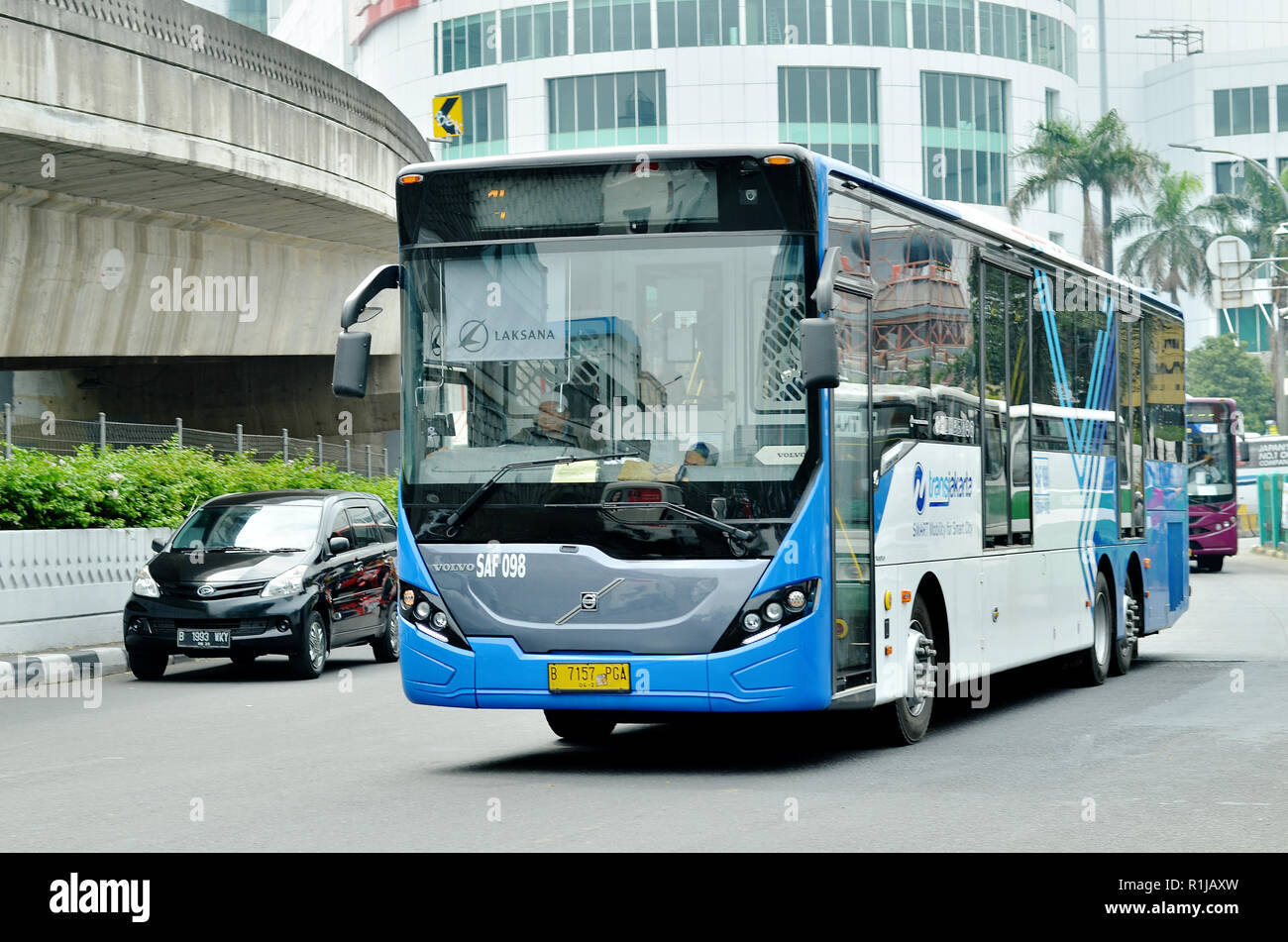 Detail Gambar Bus Transjakarta Nomer 2