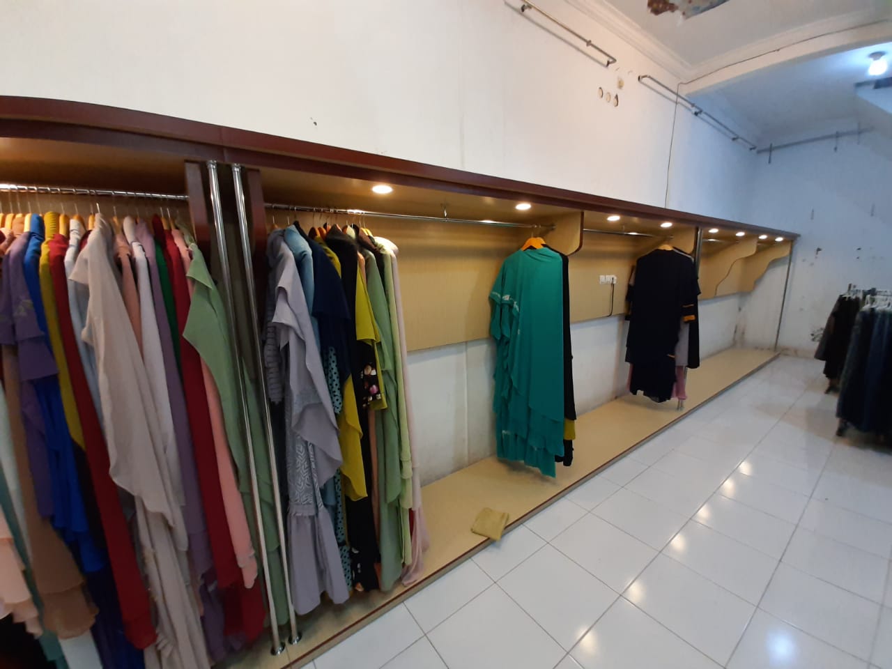 Detail Gambar Butik Baju Nomer 32