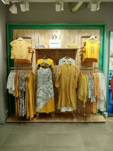 Detail Gambar Butik Baju Nomer 40