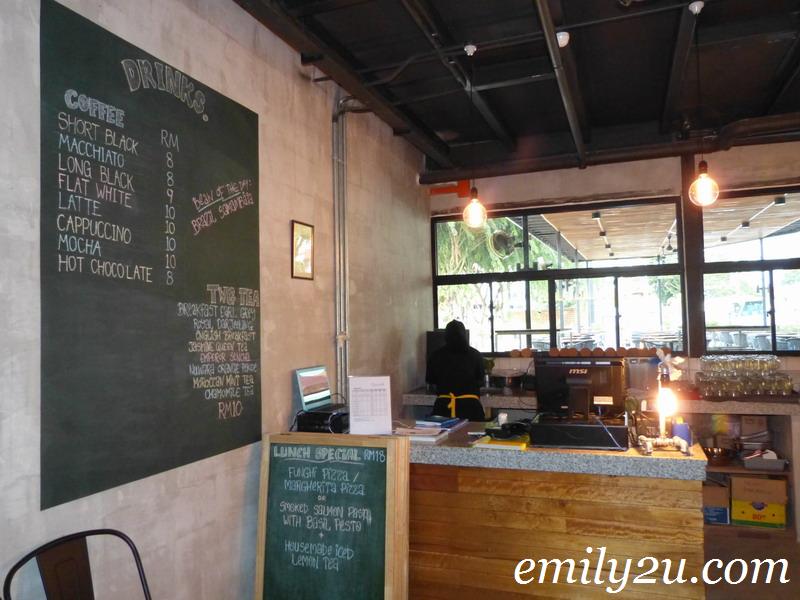 Detail Gambar Cafe Unik Horor Nomer 46