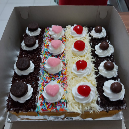 Detail Gambar Cake Potong Hias Nomer 21