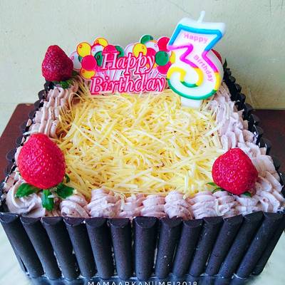 Detail Gambar Cake Ultah Simple Nomer 5