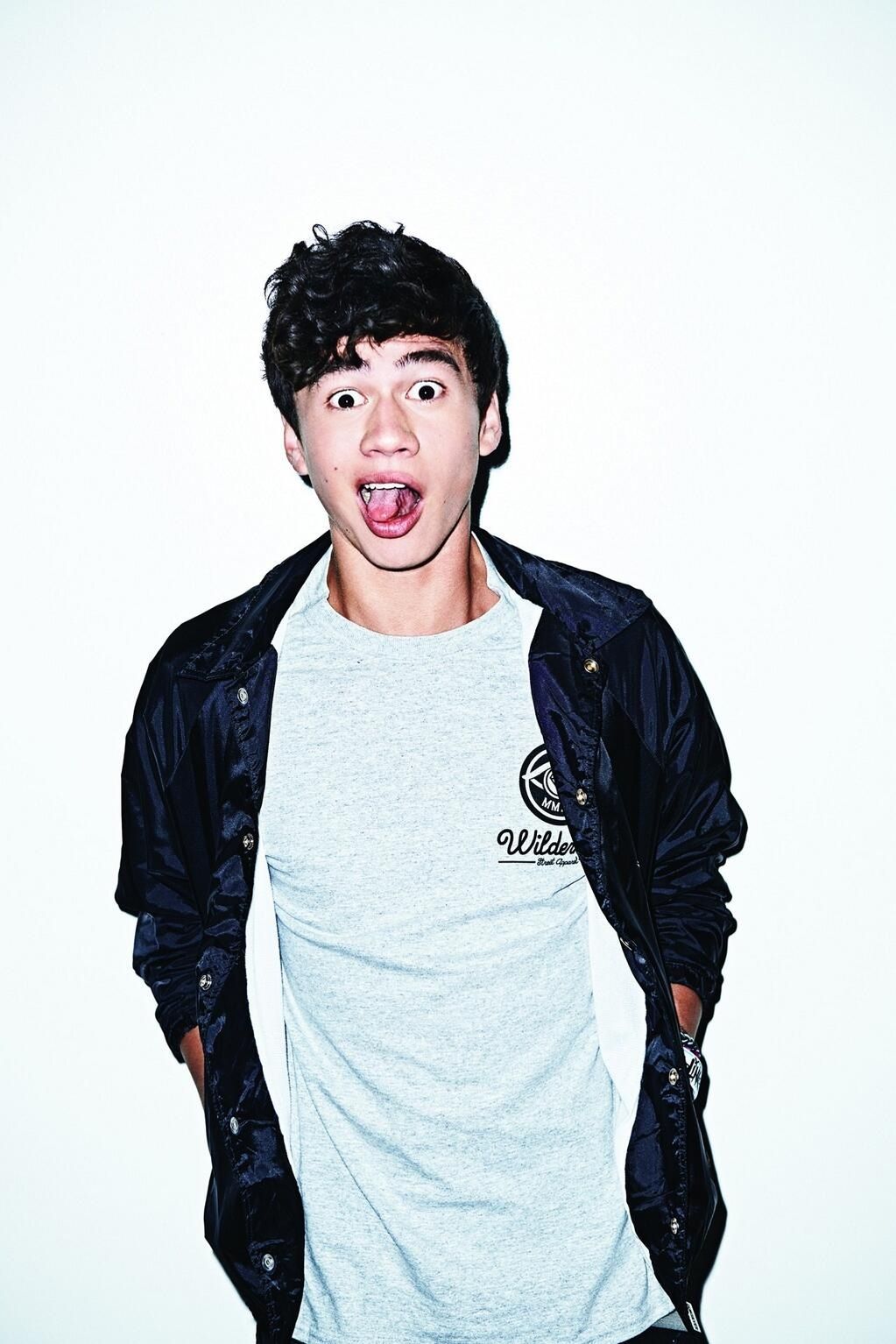 Detail Gambar Calum Hood Animasi Nomer 5