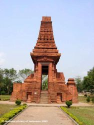 Detail Gambar Candi Bajang Ratu Nomer 48