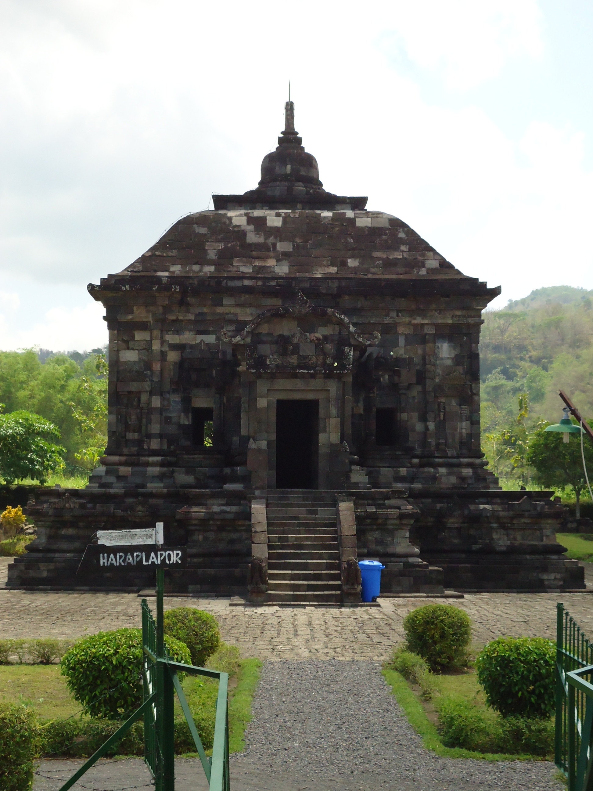 Detail Gambar Candi Banyunibo Nomer 25