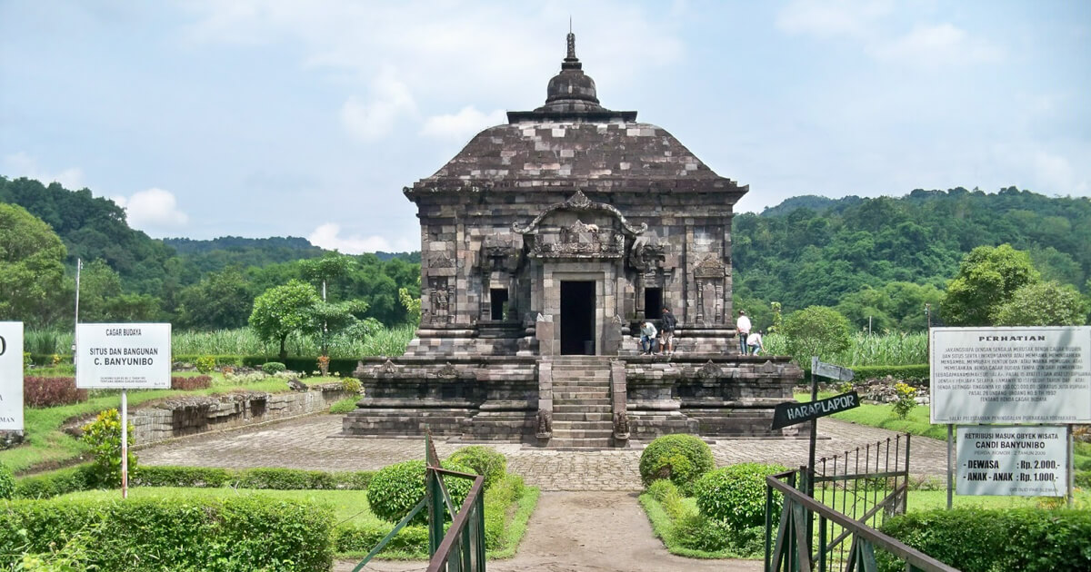 Detail Gambar Candi Banyunibo Nomer 5