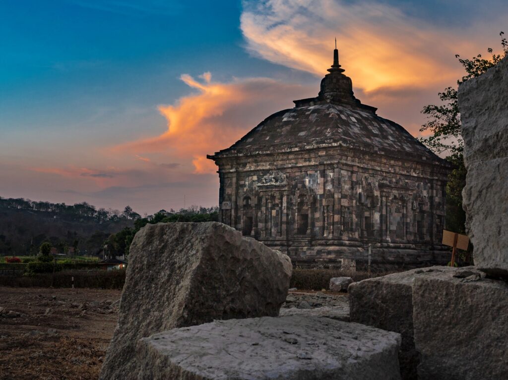 Detail Gambar Candi Banyunibo Nomer 48