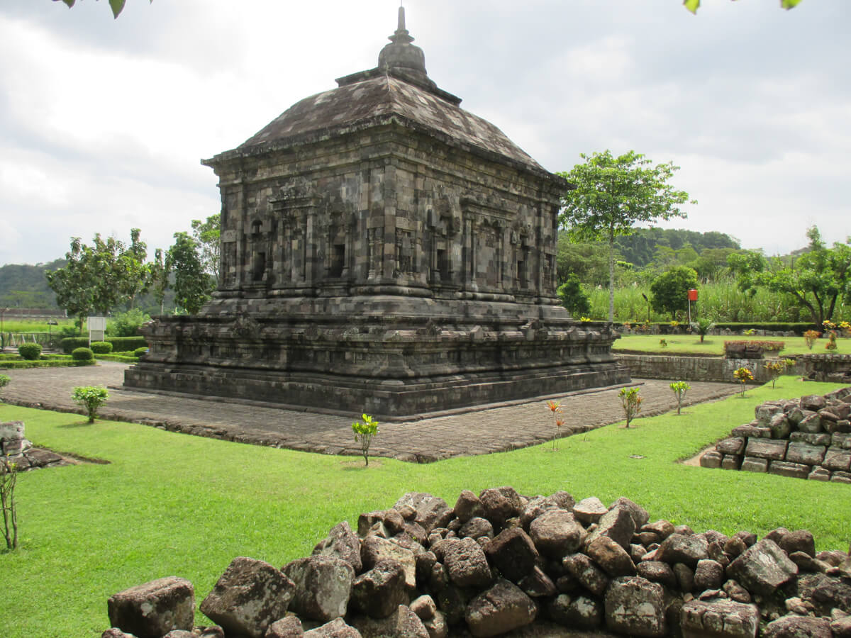 Detail Gambar Candi Banyunibo Nomer 56