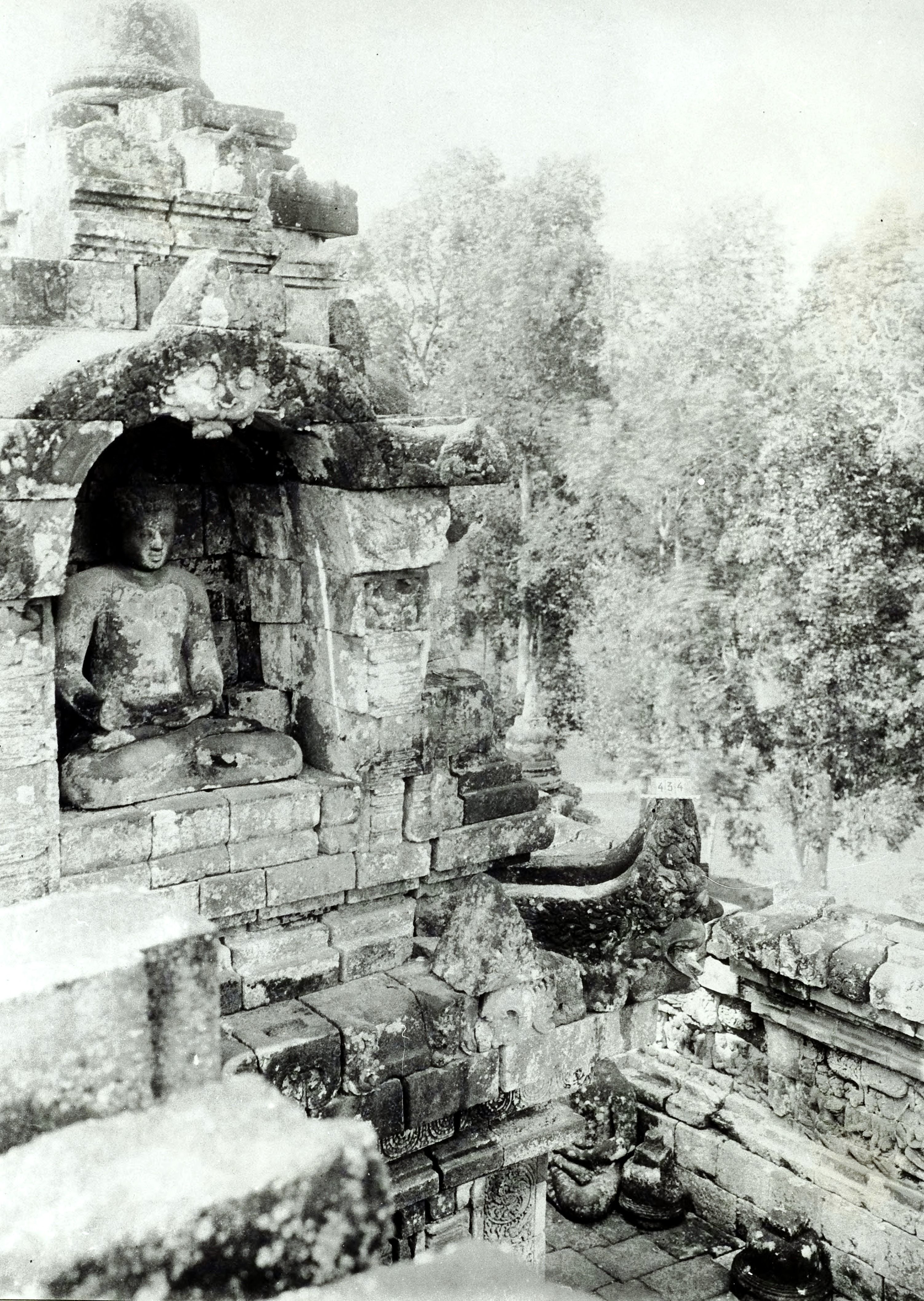 Detail Gambar Candi Borobudur Hitam Putih Nomer 55