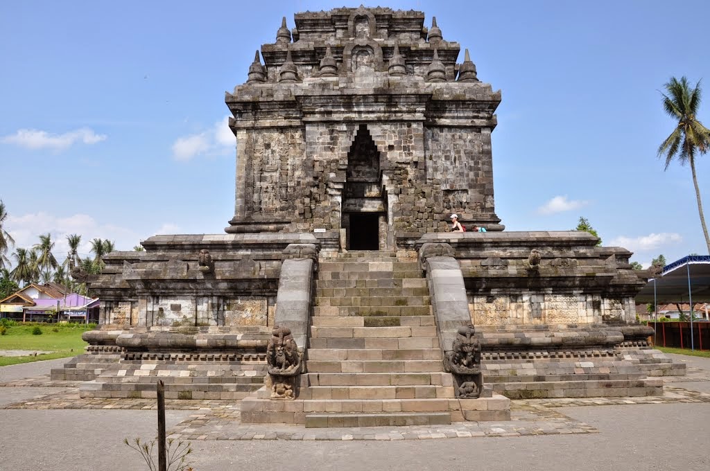 Detail Gambar Candi Mendut Nomer 14