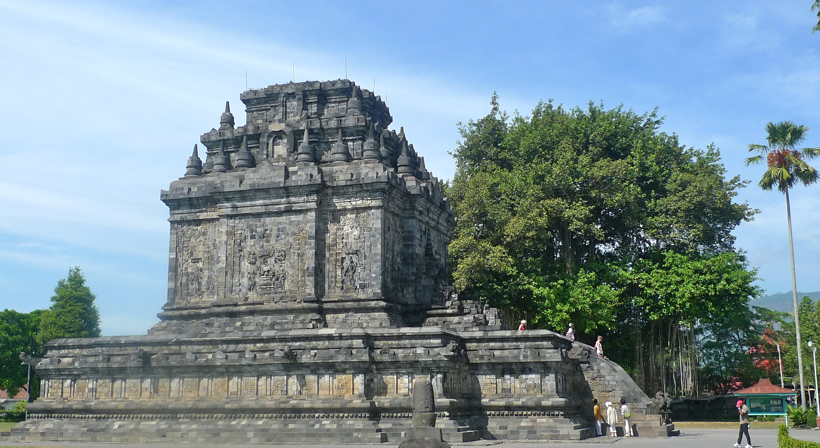 Detail Gambar Candi Mendut Nomer 55