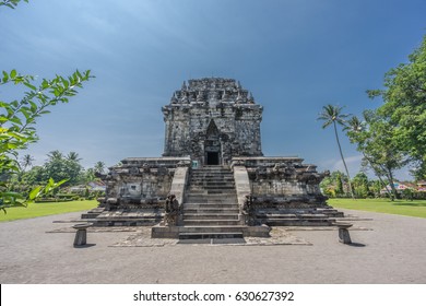 Detail Gambar Candi Mendut Nomer 9