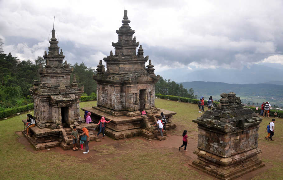 Detail Gambar Candi Mendut Gambar Candi Gedong Surgo Nomer 41