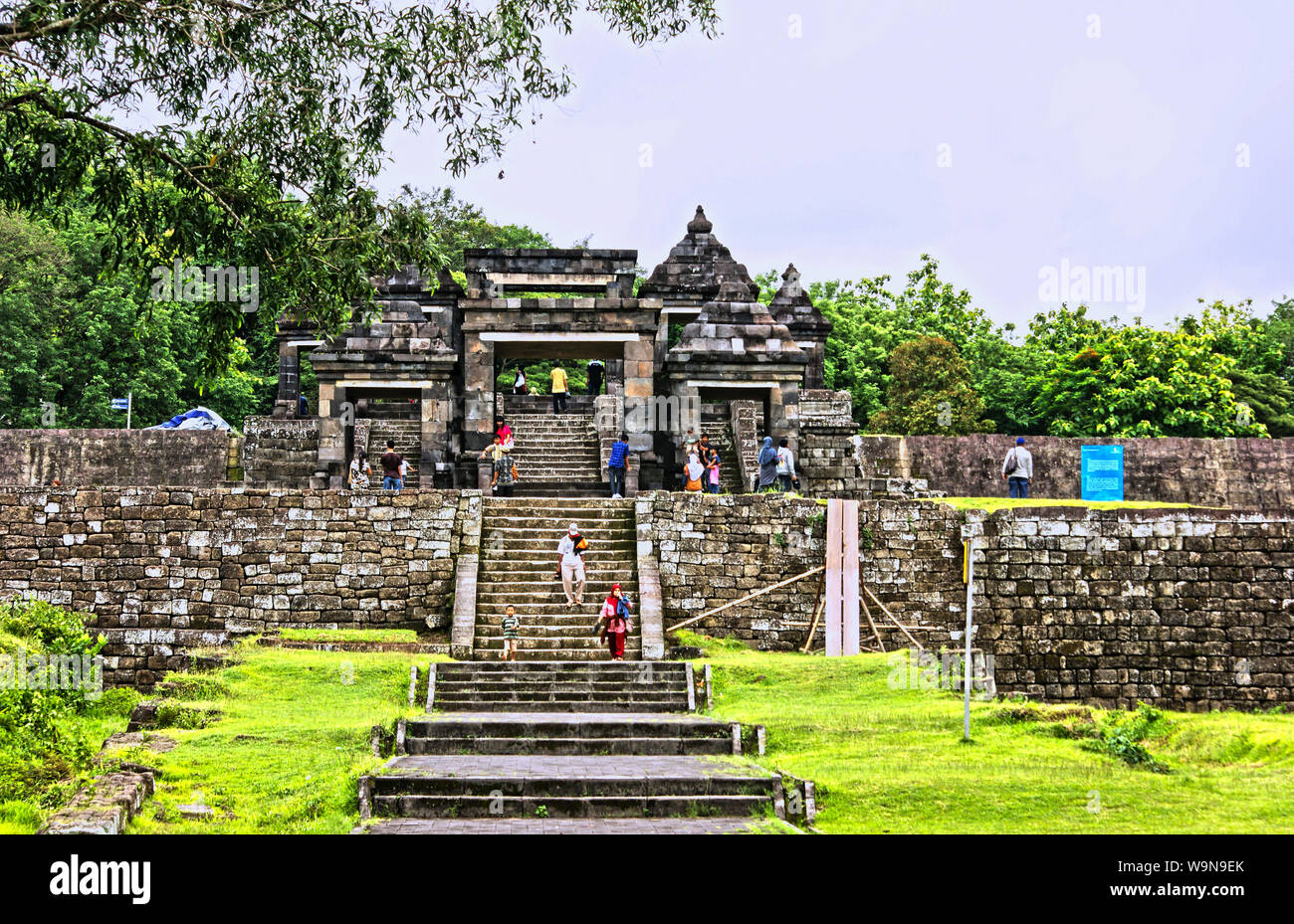 Detail Gambar Candi Ratu Boko Nomer 22