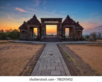 Detail Gambar Candi Ratu Boko Nomer 43