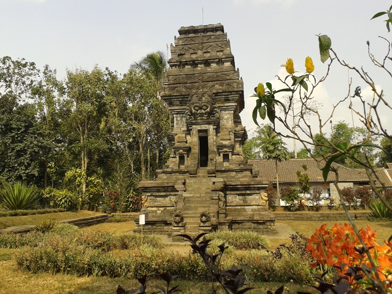 Detail Gambar Candi Yang Ada Di Malang Nomer 48