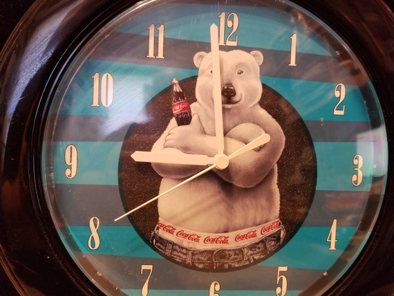 Detail Coca Cola Clock With Polar Bear Nomer 33