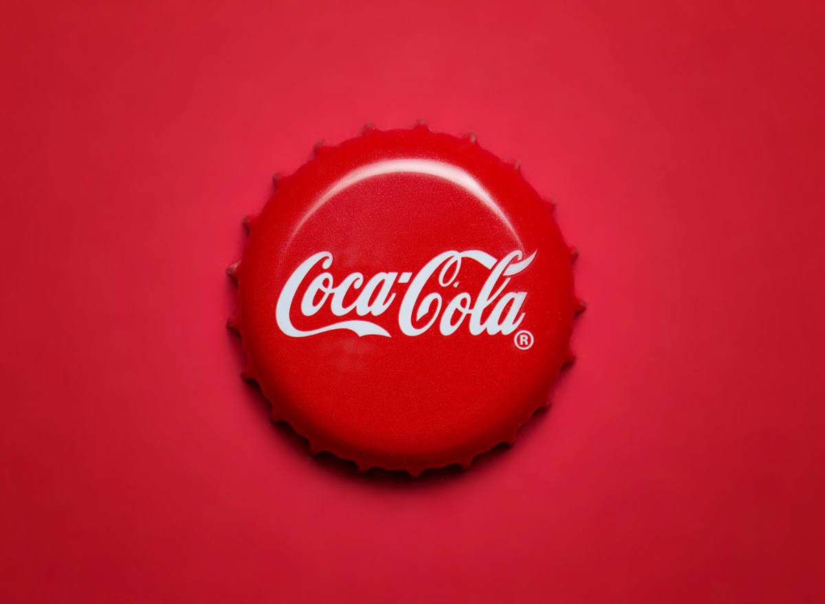 Detail Coca Cola New Logo Nomer 18