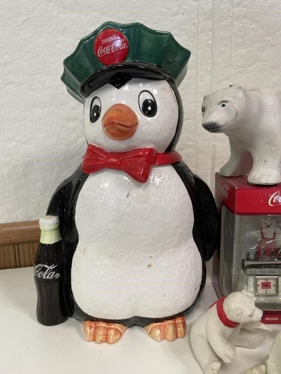 Detail Coca Cola Penguin Cookie Jar Nomer 14
