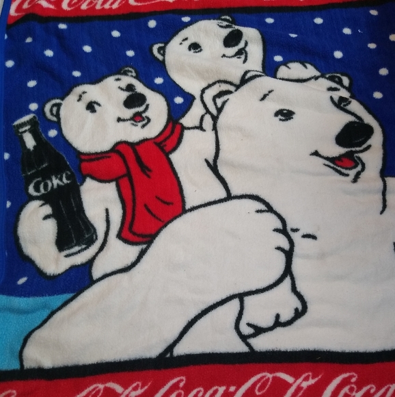 Detail Coca Cola Polar Bear Blanket Nomer 6